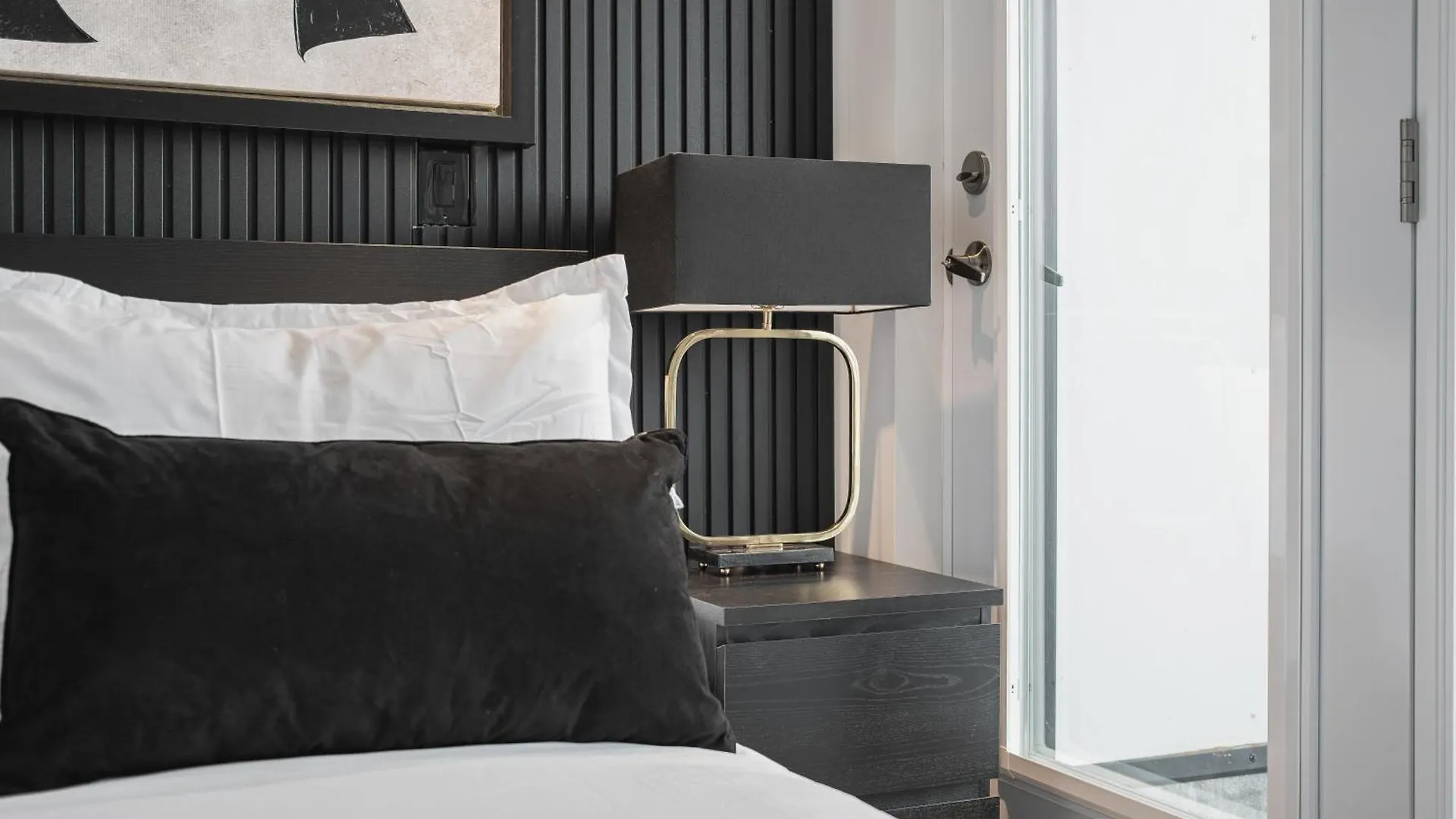 Westview Luxury Suites Ottawa Aparthotel
