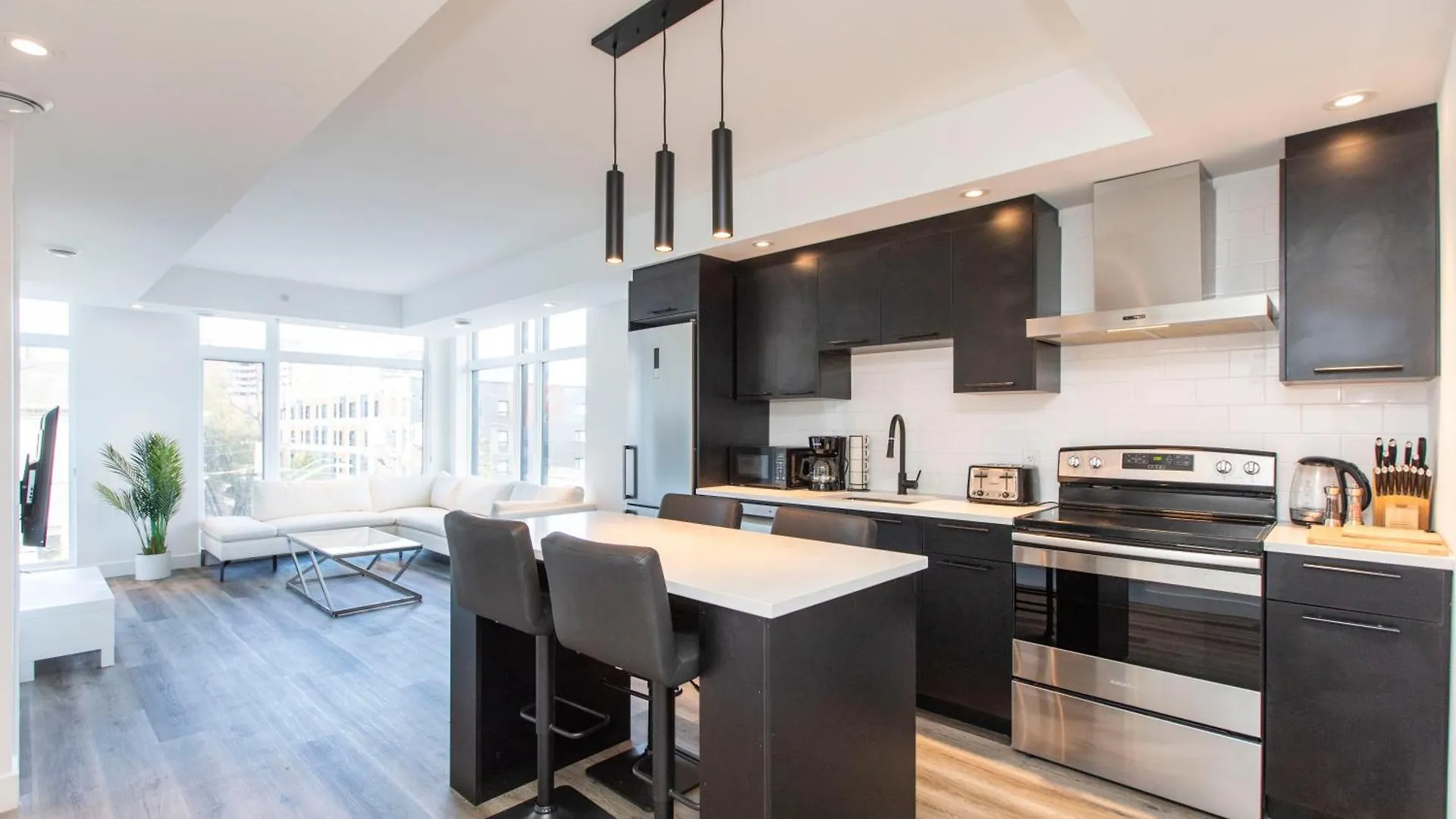 Westview Luxury Suites Ottawa 0*,