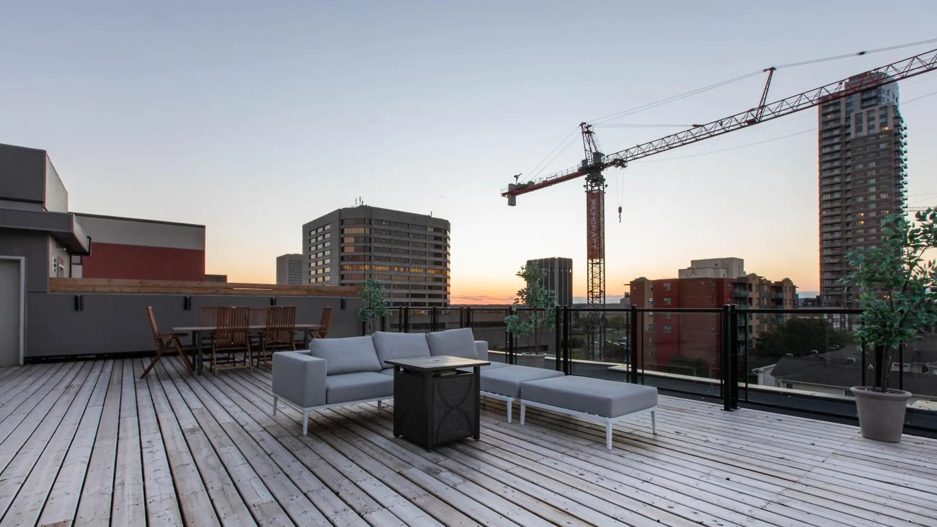 Westview Luxury Suites Ottawa 0*,
