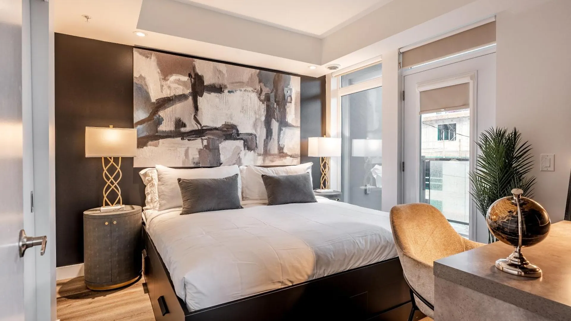 Westview Luxury Suites Ottawa Aparthotel