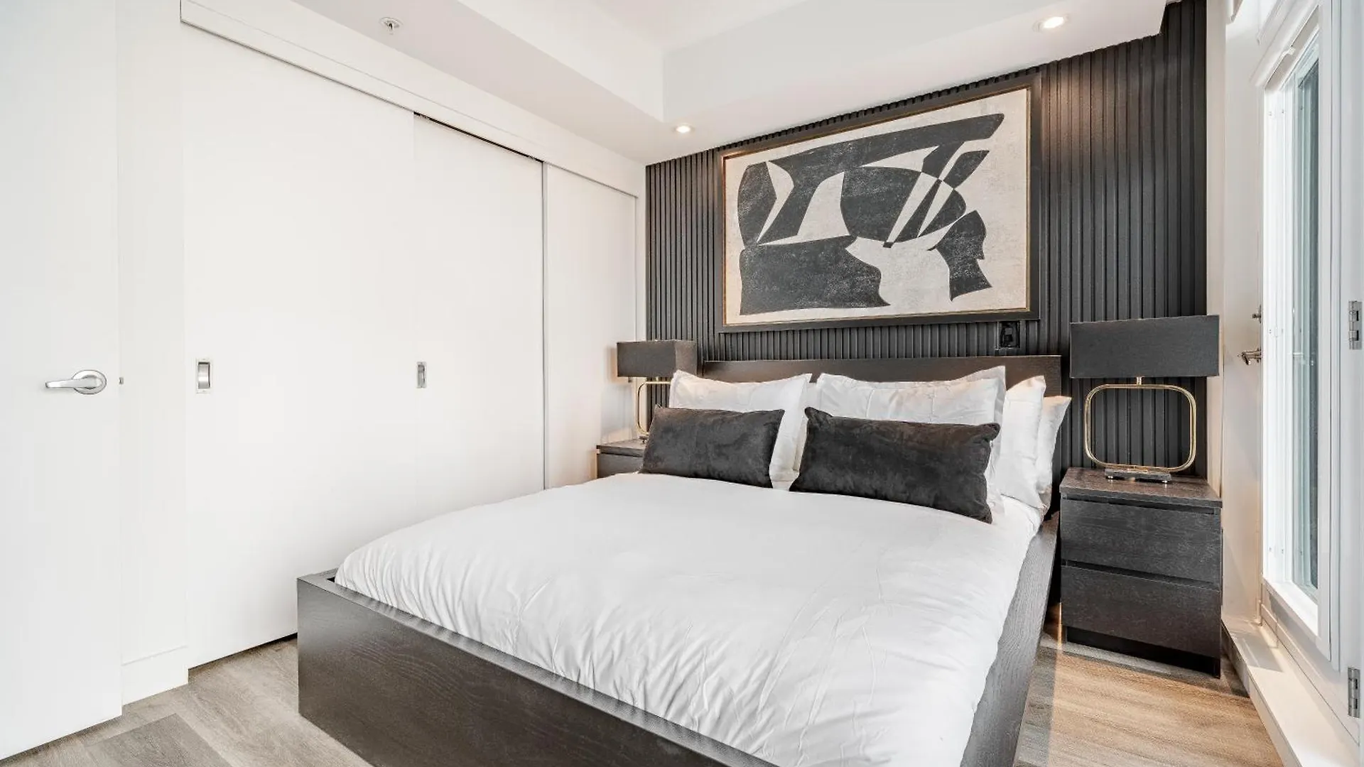 Westview Luxury Suites Ottawa 0*,  Kanada