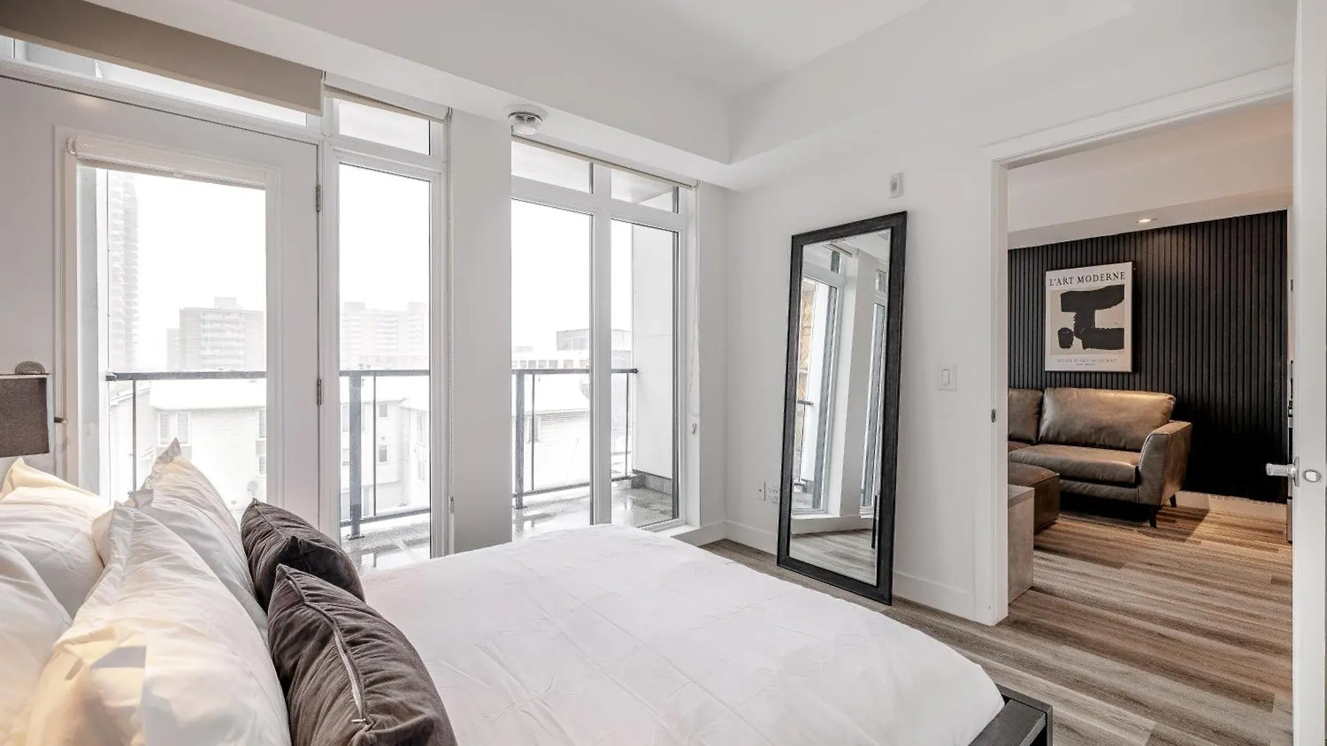 Westview Luxury Suites Ottawa Aparthotel