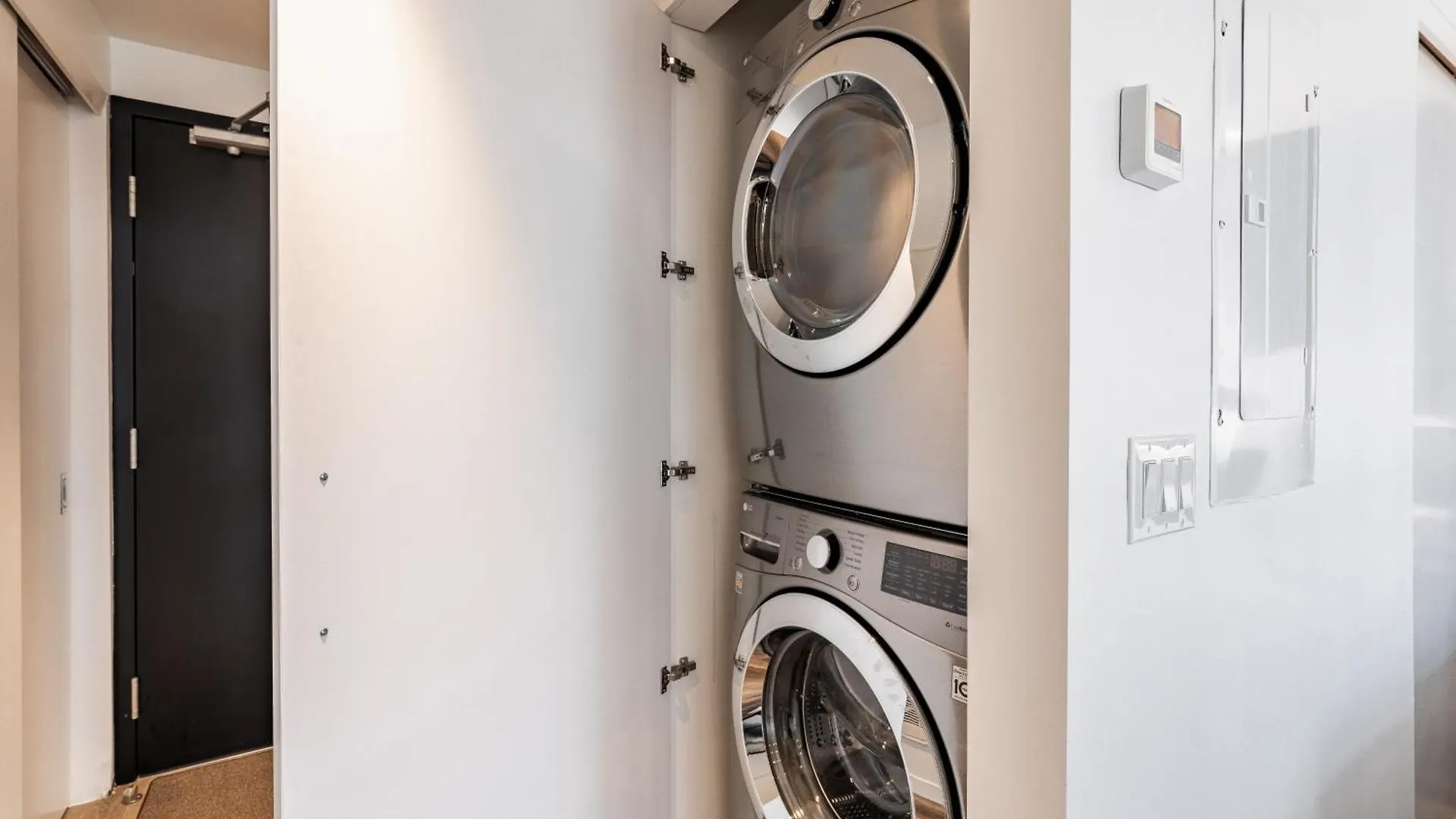 Hotel apartamentowy Westview Luxury Suites Ottawa