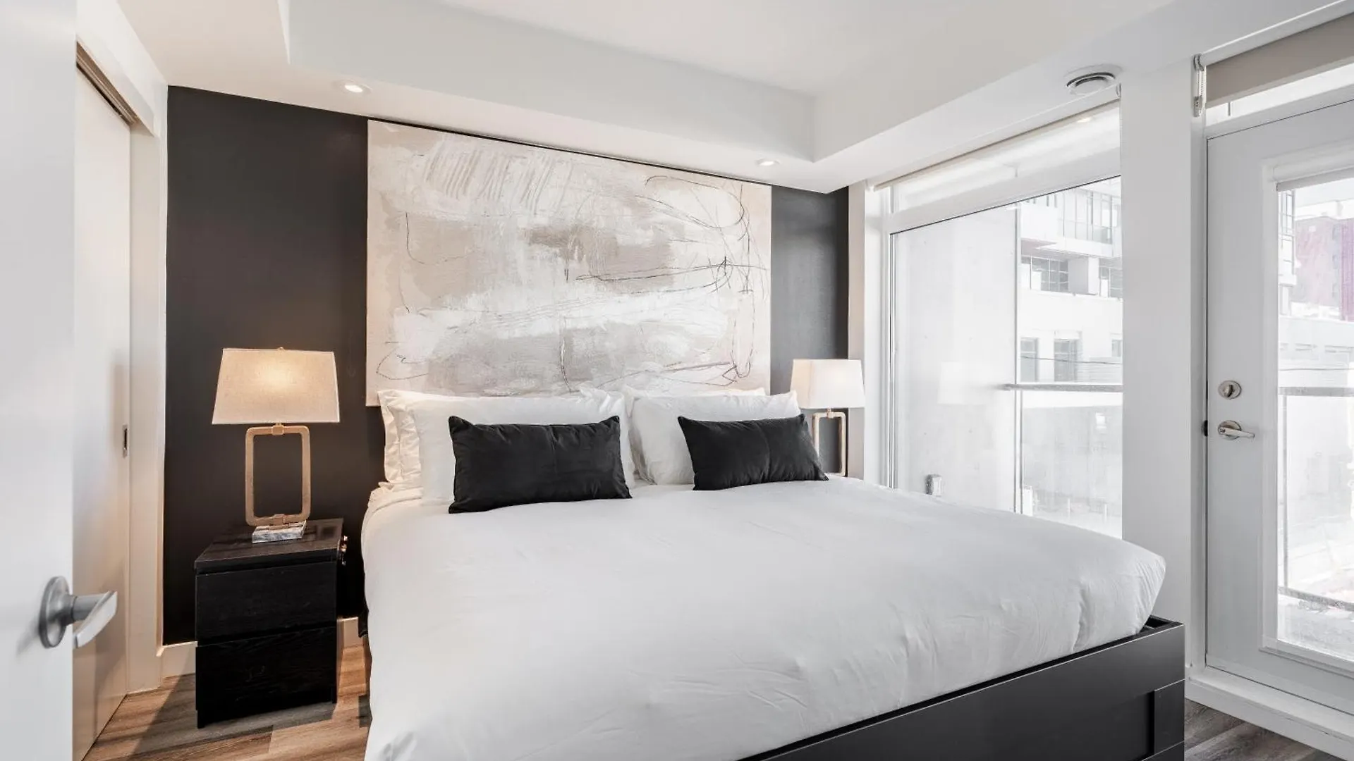 Westview Luxury Suites Ottawa Aparthotel