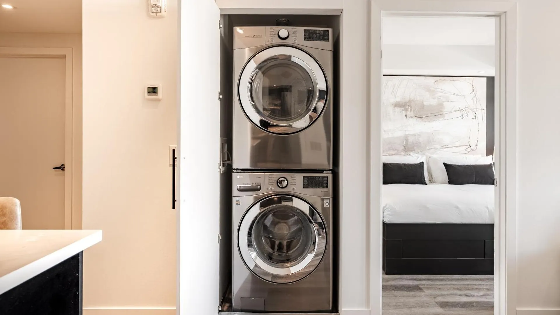 Westview Luxury Suites Ottawa