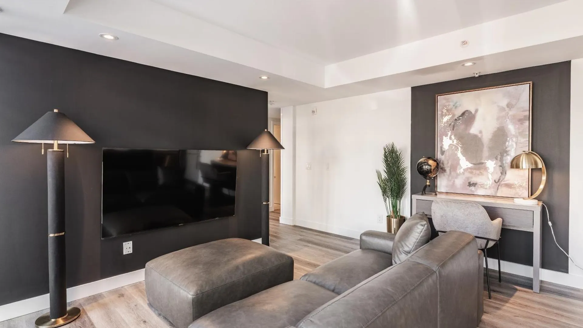 Westview Luxury Suites Ottawa 0*,  Kanada