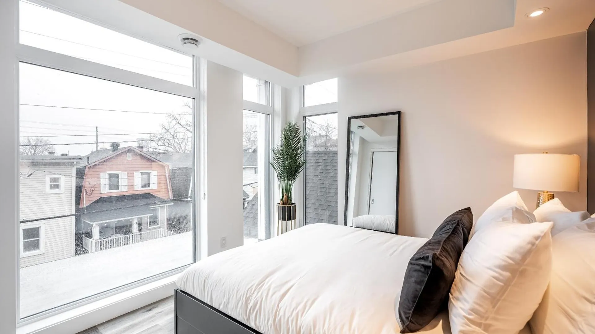Hotel apartamentowy Westview Luxury Suites Ottawa