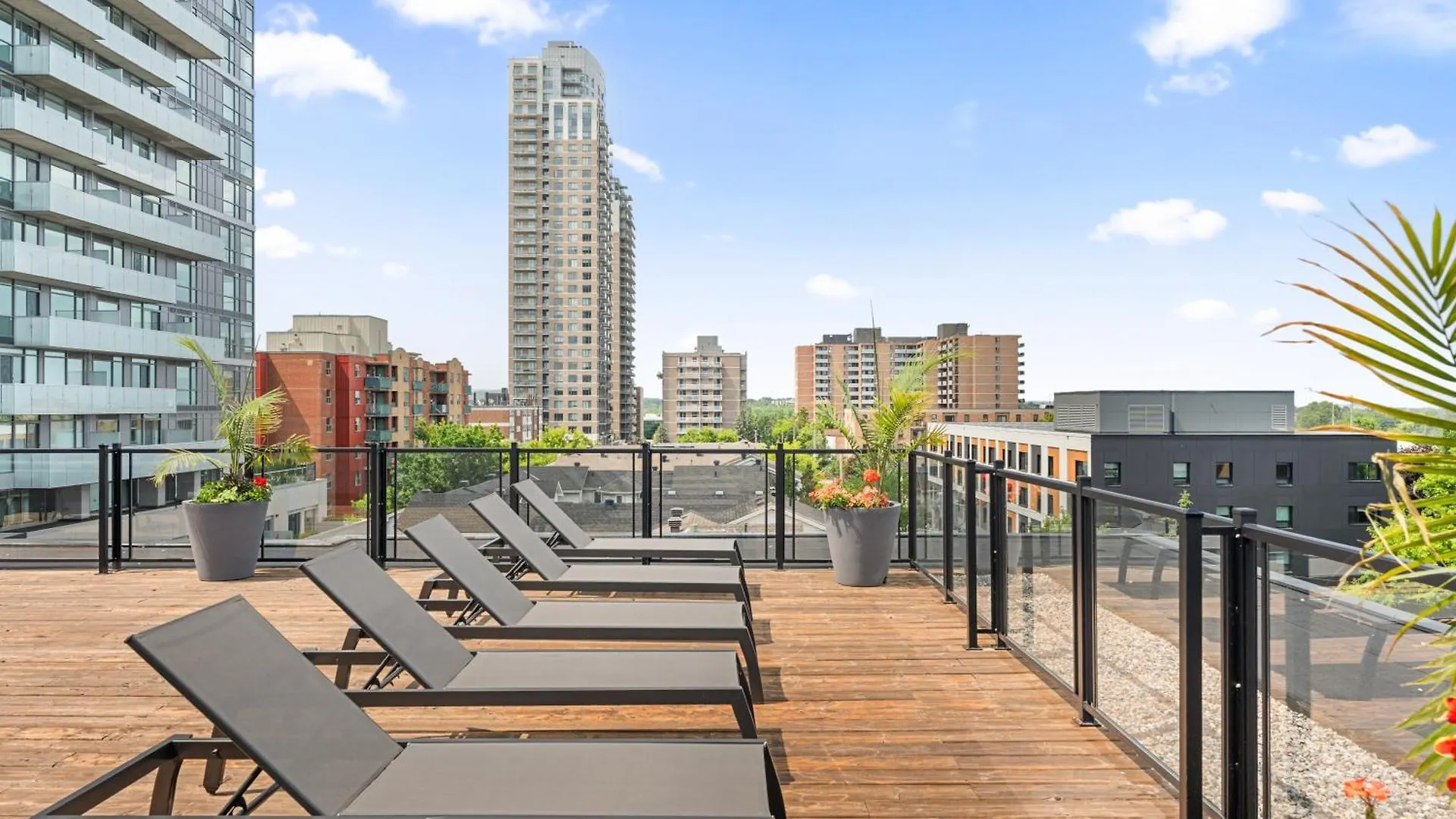 Westview Luxury Suites Ottawa Aparthotel